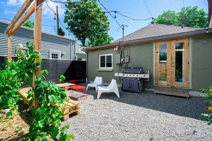 Terrace/Patio 11 of 16