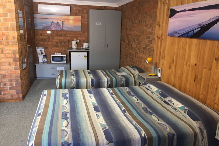 Room 10 of 50