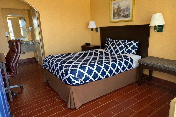 Room 17 of 42