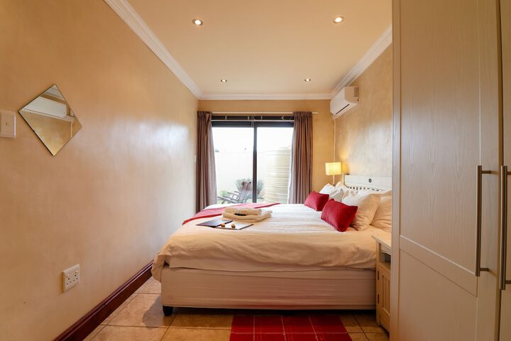 Room 8 of 86