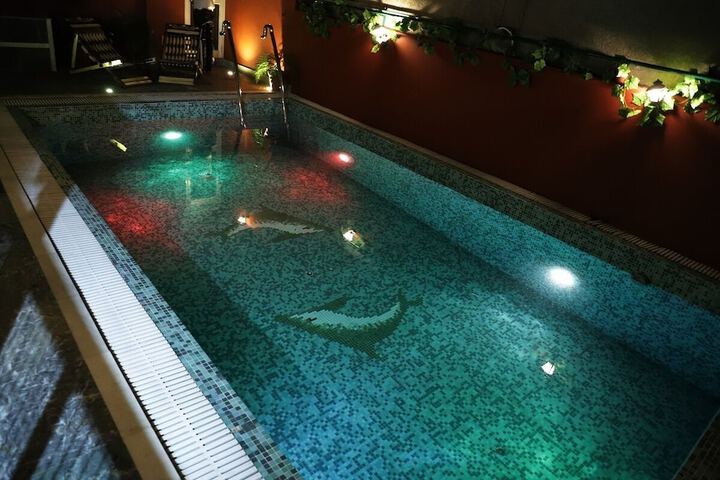 Pool 50 of 84