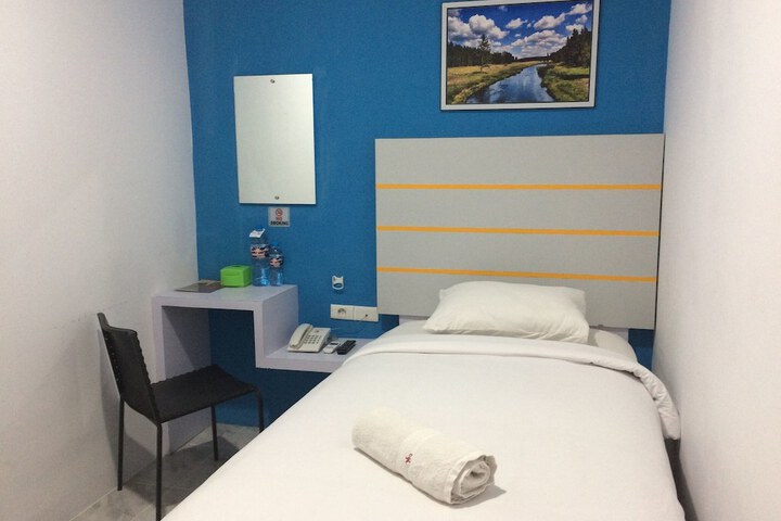 Room 4 of 30