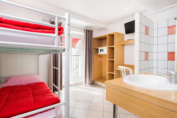 Room 8 of 38
