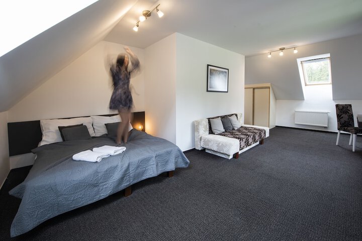 Room 5 of 50