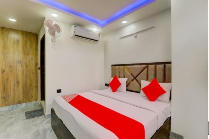 Room 4 of 19