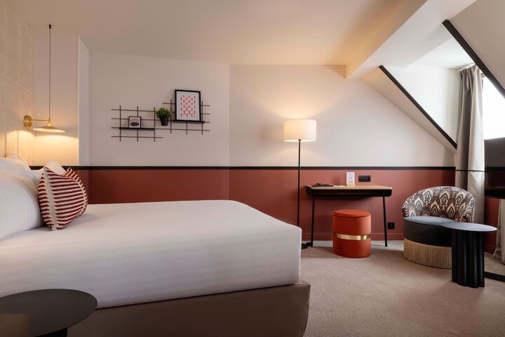 Room 54 of 103