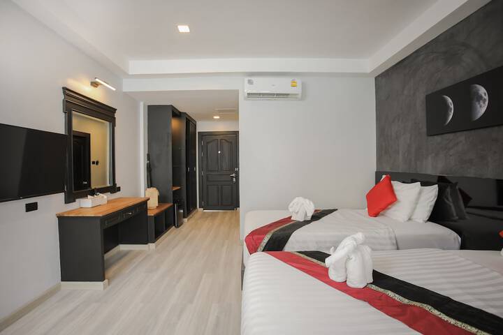 Room 3 of 78