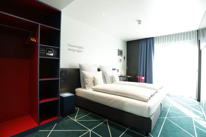 Room 5 of 25