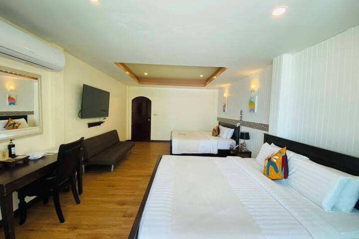 Room 40 of 211