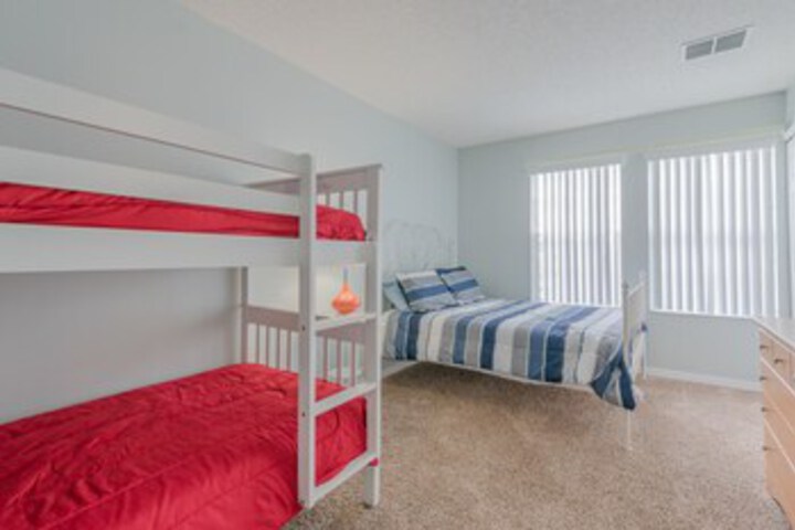 Room 33 of 33