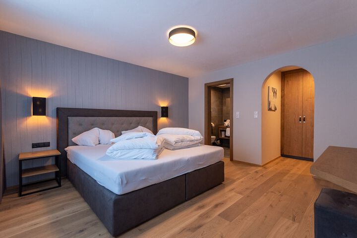 Room 9 of 39