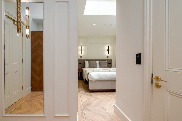 Room 155 of 280