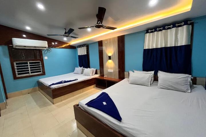 Room 7 of 18