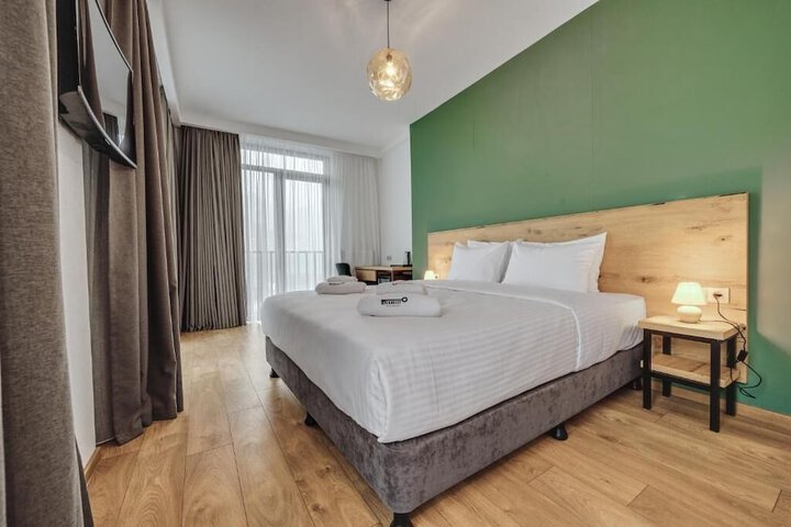 Room 26 of 60