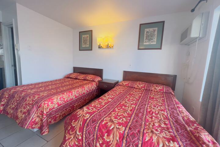 2 Double Beds (9 of 15)