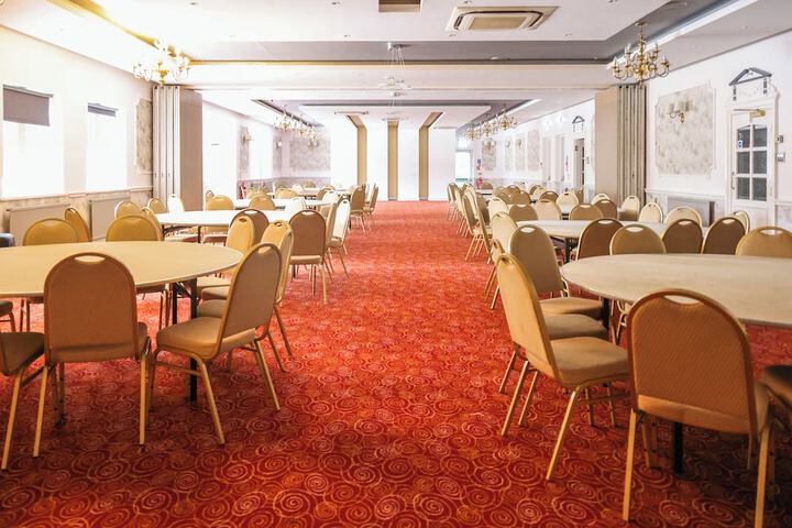 Ballroom/Hall 66 of 75