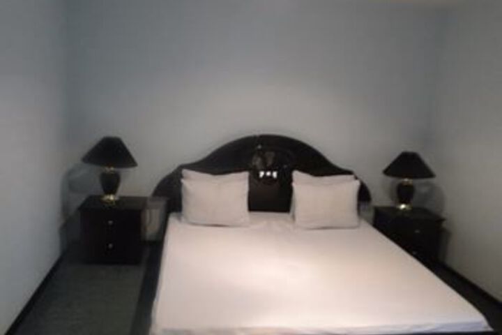 Room 27 of 49