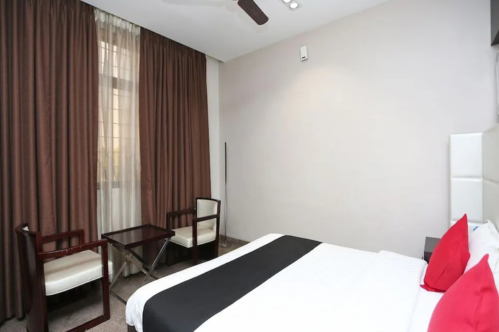Room 7 of 20
