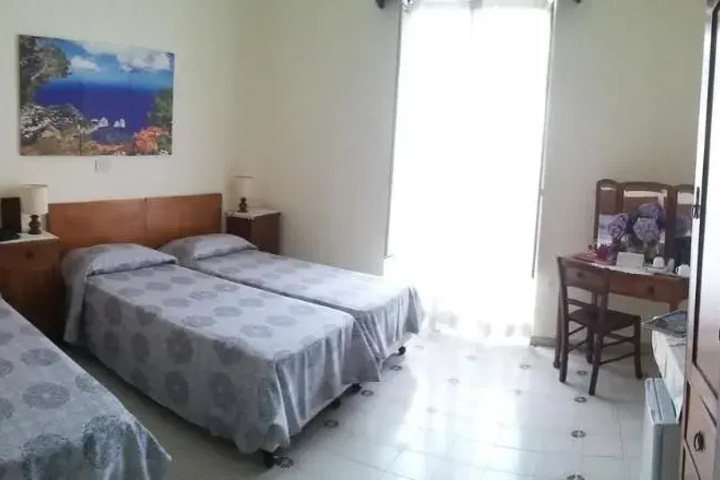 Room 7 of 11