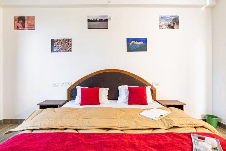 Room 4 of 11
