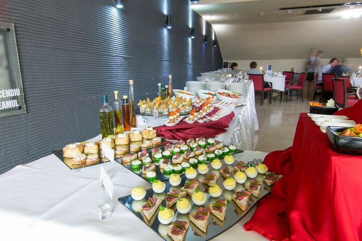 Dining 125 of 144