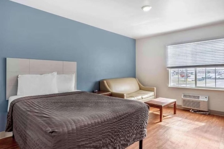 Room 4 of 15