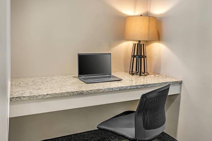 Business Center 102 of 120