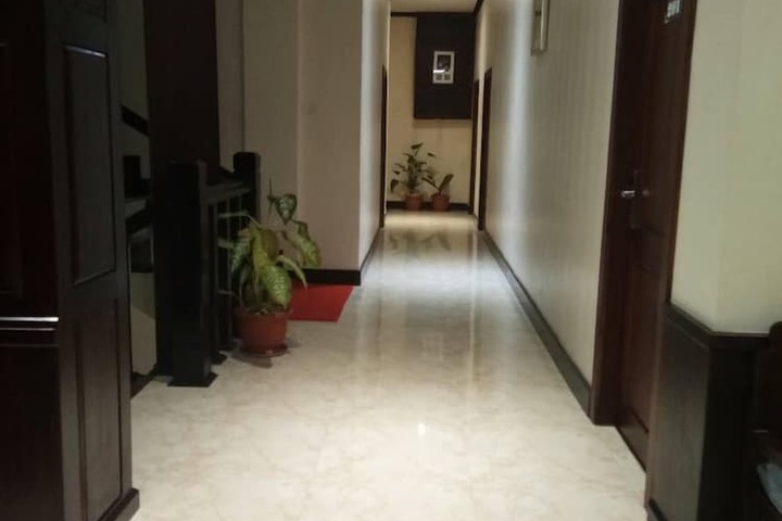 Ballroom/Hall 28 of 28