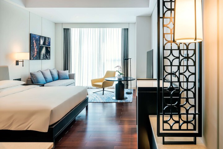 Room 10 of 48