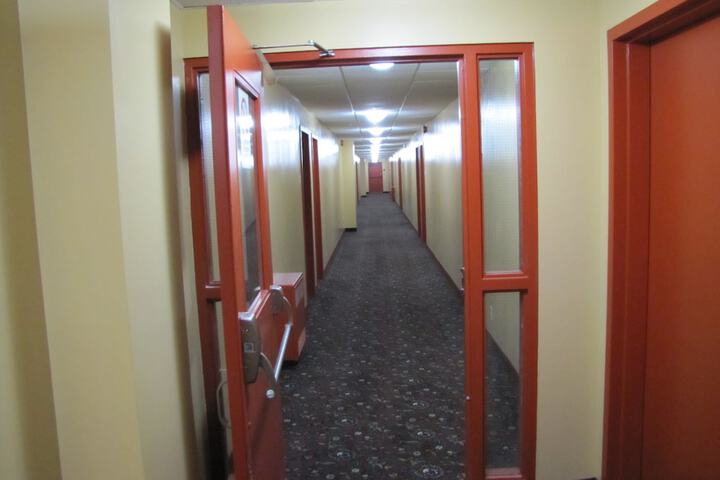 Ballroom/Hall 86 of 103