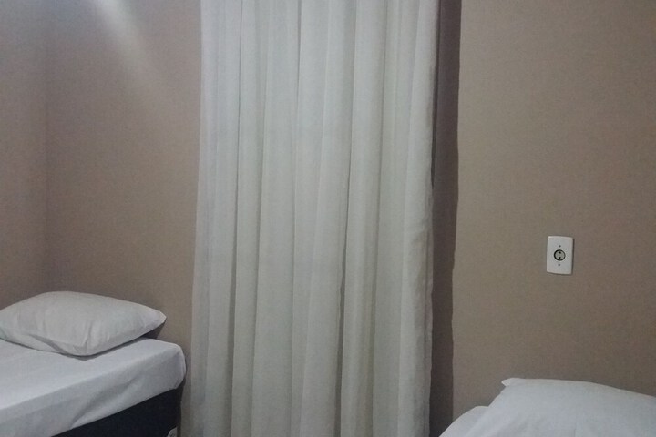 Room 8 of 32