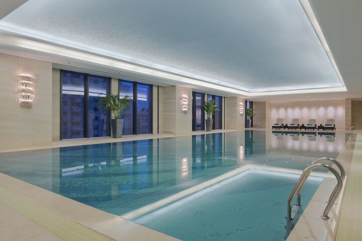 Hotel Pool