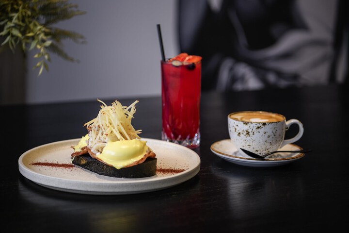 Breakfast/Coffee Service 66 of 112