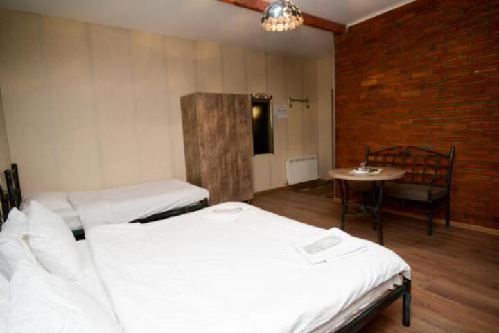 HOTEL RAGNAR