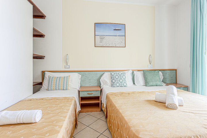 Room 2 of 41