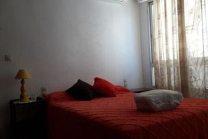 Room 9 of 33