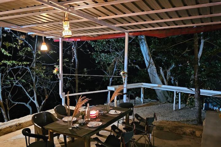 Dining 6 of 7