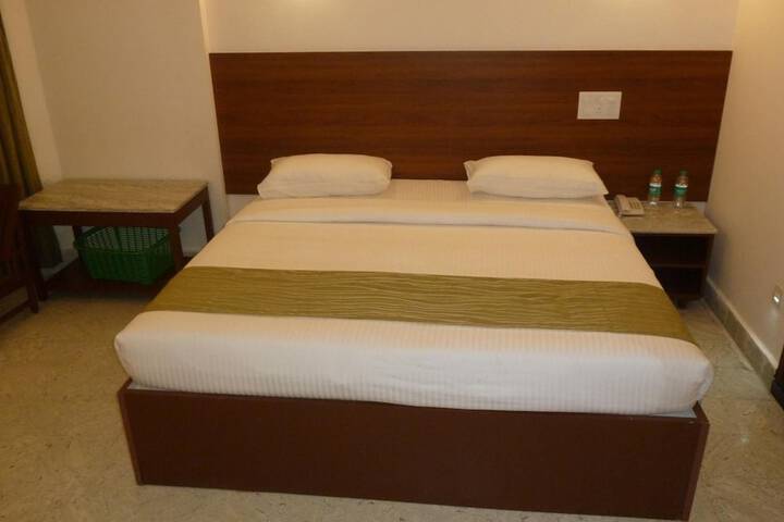 Room 10 of 38