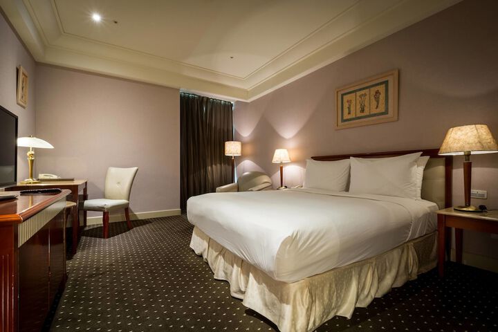 Room 9 of 21