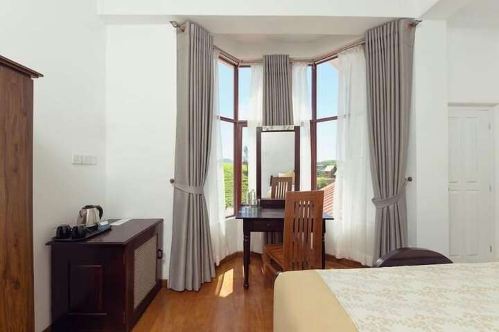 Room 8 of 15