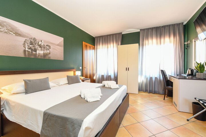 Room 32 of 104