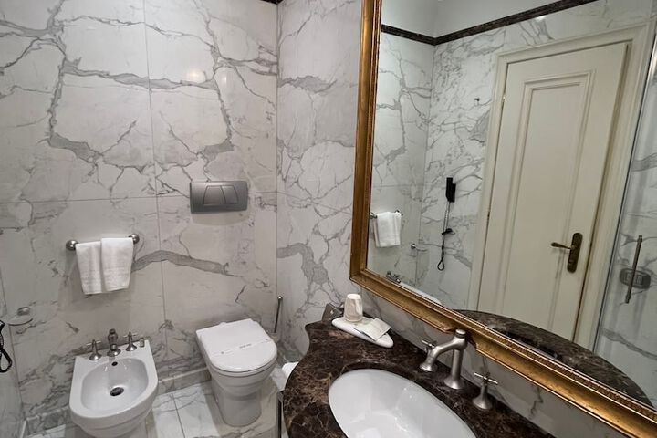 Room 54 of 77