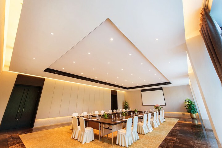 Ballroom/Hall 43 of 55