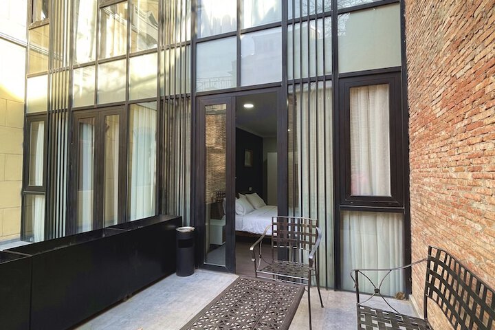 Room 46 of 240