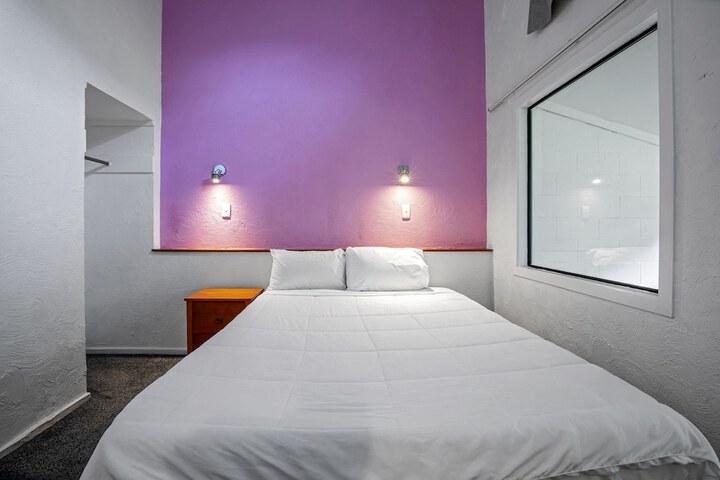 Room 7 of 48