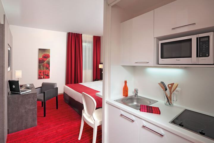 Private kitchenette
