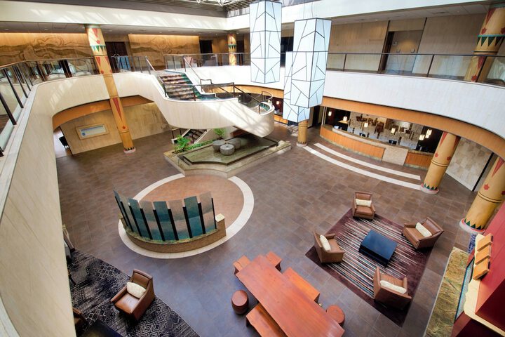 Lobby lounge