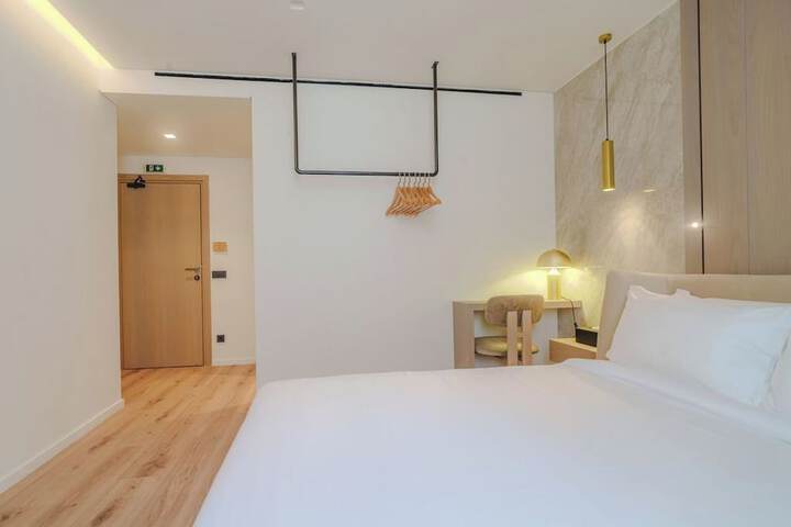 Room 11 of 109