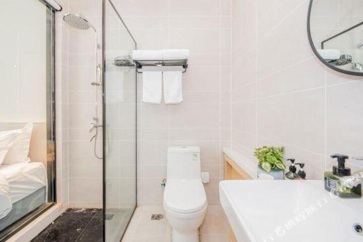 Meishi Hotel(Shanghai Changjiang South Road Store)