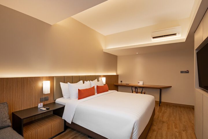 Room 7 of 28